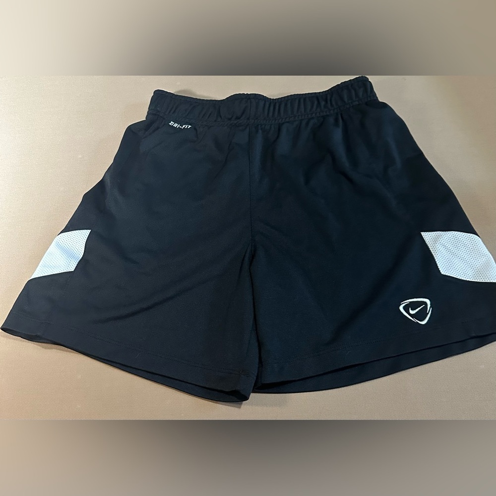 Nike Black Dri-FIT Athletic Shorts Boy’s Size M